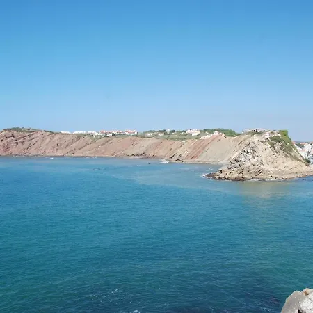 펜션 Laranjeira - House With Private Garden And Pool *
