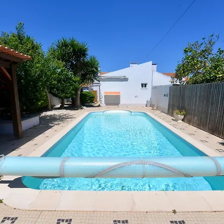 펜션 Laranjeira - House With Private Garden And Pool
