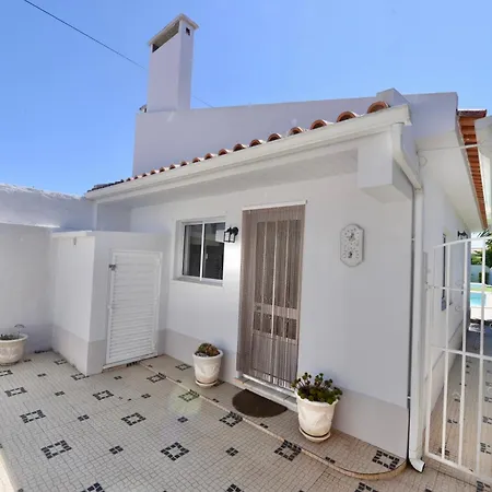 Holiday home Laranjeira - House With Private Garden And Pool