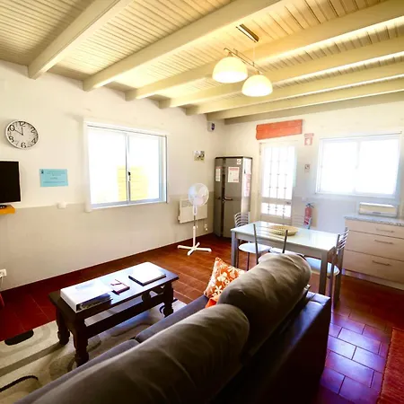 Laranjeira - House With Private Garden And Pool Holiday home *
